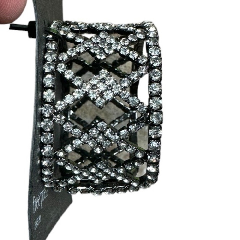 FREE PRESS: NWT Rhinestone Criss-Cross Cuff Bracelet - Picture 6 of 8